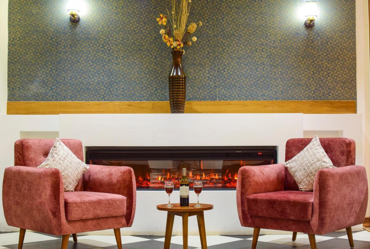 Hotel Jb Residency !! Luxurious & Royal Balcony Rooms !! Large Rooms Zirakpur Dış mekan fotoğraf